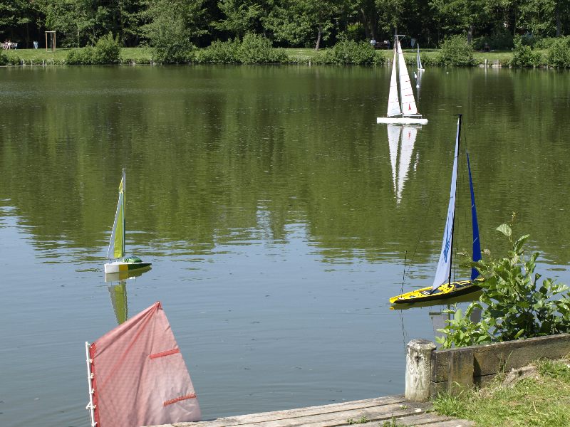 maquettes de bateau à voiles en navigation modélisme naval