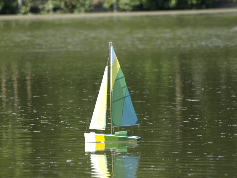 maquettes de bateau à voiles en navigation modélisme naval
